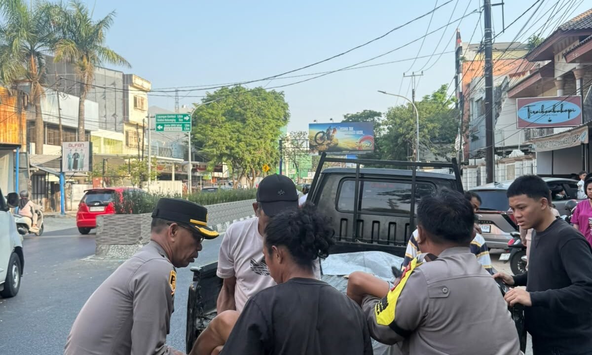 Respon Cepat, Kapolsek Bontoala Patroli dan Bantu Warga Yang Kecelakaan Lalulintas
