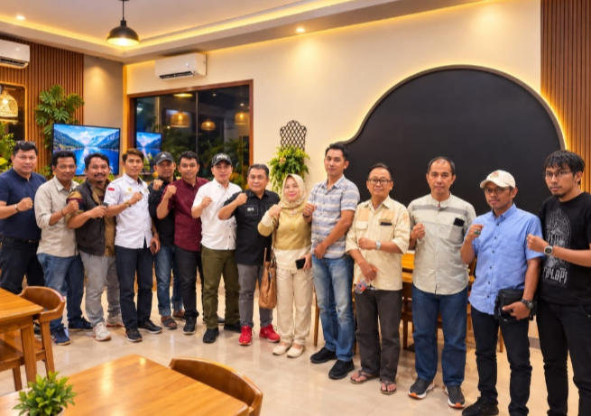 Memperkuat Solidaritas Organisasi, PERADMI Gelar Rapat Internal di Cafe Obia Eatery And Coffe Gowa